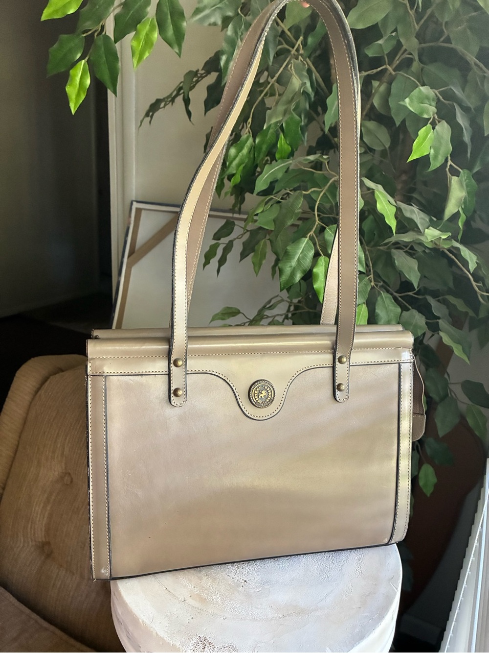 Classic Leather Shoulder Bag - Taupe